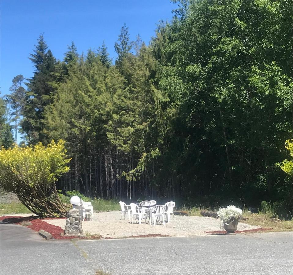 Airport Inn Port Hardy Exterior foto