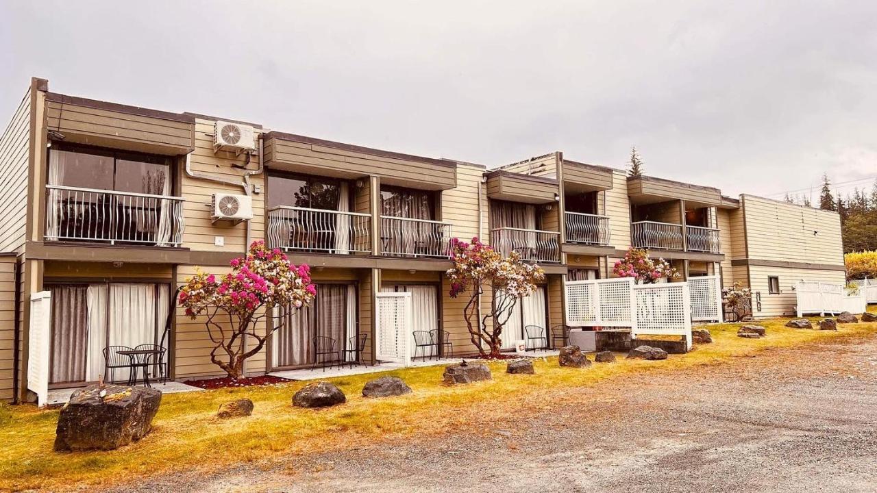 Airport Inn Port Hardy Exterior foto